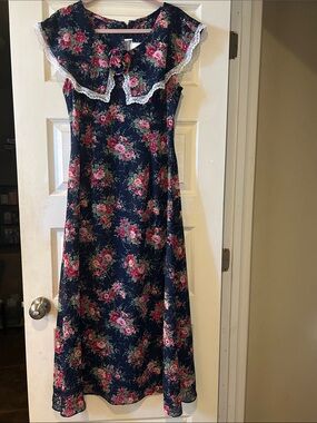 Vintage Jessica McClintock Gunne Sax Navy Lace-Trim Dress with Pink Roses Floral